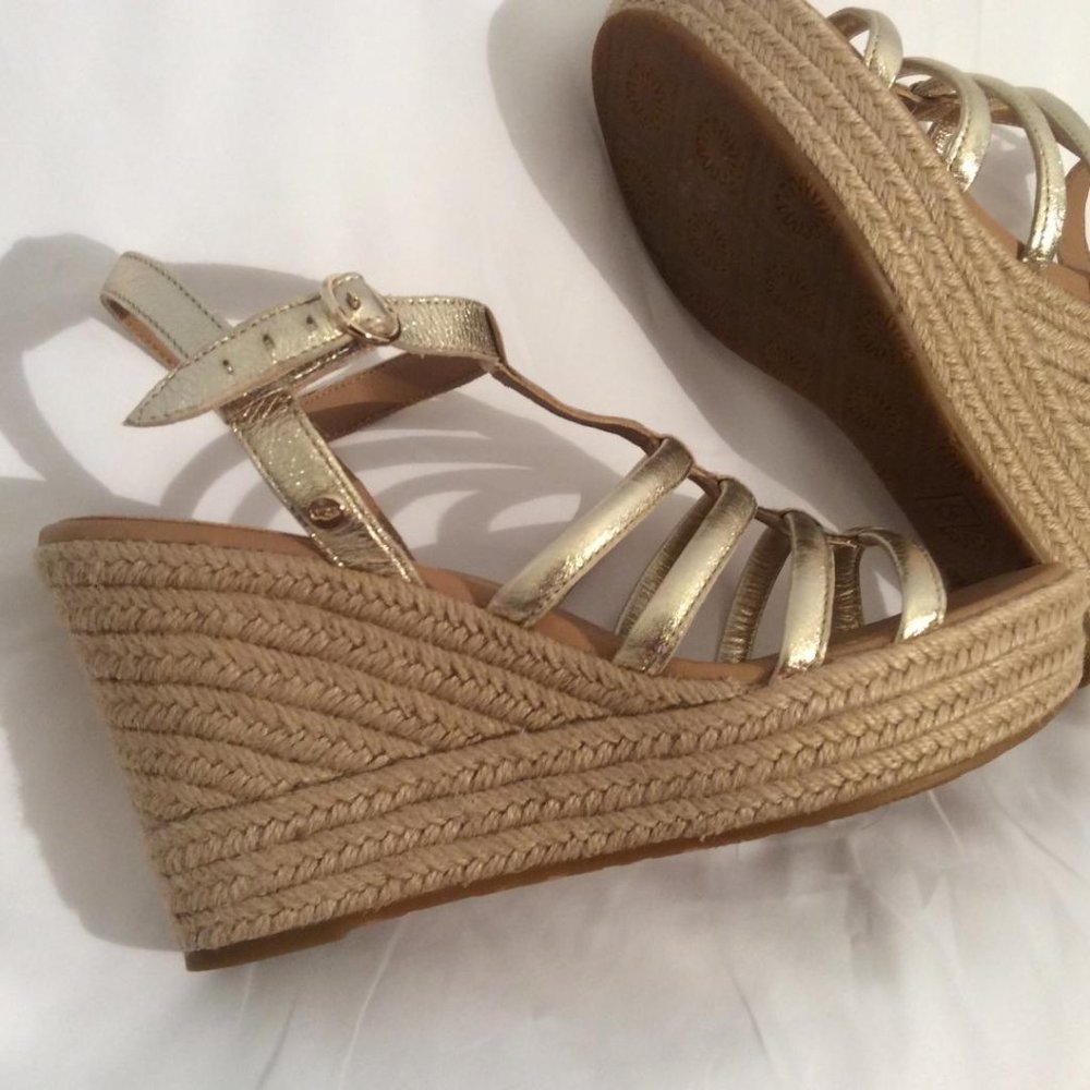 UGG "Cressida" NWOB Metallic Gold Leather Espadrille straw Wedge Sandals Size 9 - Picture 2 of 9